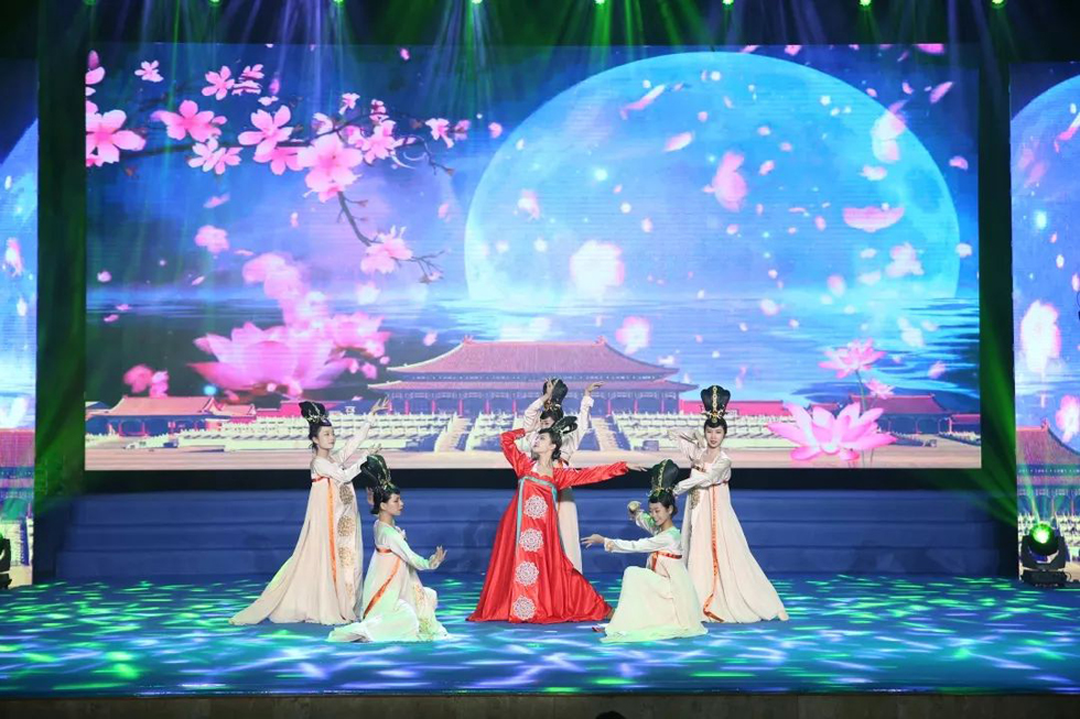 2019第二届平洲玉器珠宝文化节隆重开幕 (9).jpg
