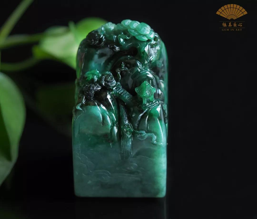 张英见作品《信如山翡翠山水印章》.jpg