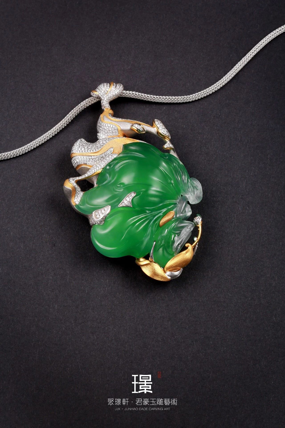 化蝶栩栩 唤梦留春 —— 许群豪《蝶魂》翡翠作品